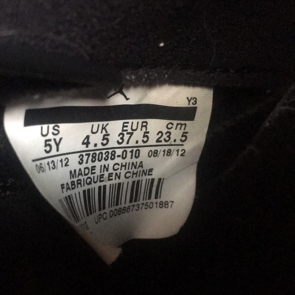 🎁Black and Red Jordan’s - Picture 7 of 9